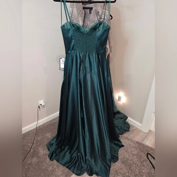 B Darlin Juniors' Corset High-Slit Gown With Pockets. Snag In Back. - Picture 7 of 11